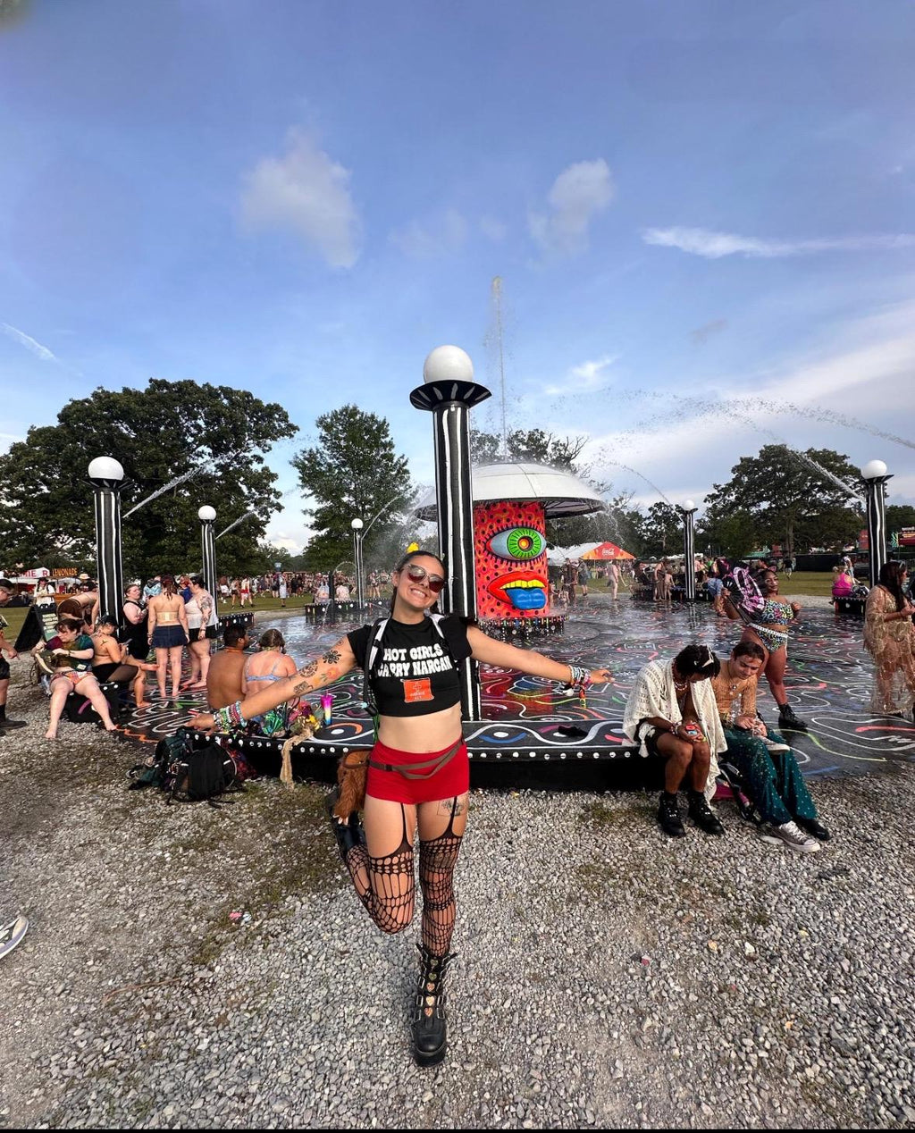 Hot girls carry narcan crop top