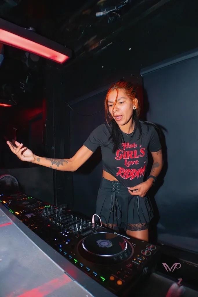 Hot Girls Love Riddim Crop Top